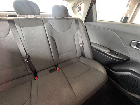 Used 2025 Kia K4 FWD image 37