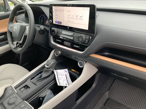 New 2024 Toyota Grand Highlander Limited image 35