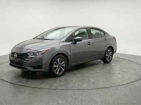 Used 2025 Nissan Versa SV FWD image 3