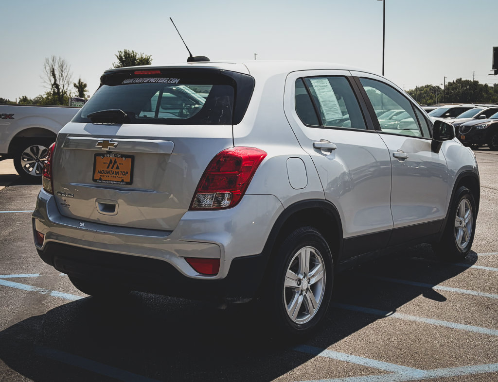 Used 2021 Chevrolet Trax LS AWD/4WD image 22