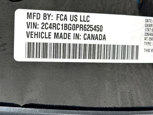 Used 2023 Chrysler Pacifica Touring-L FWD image 33