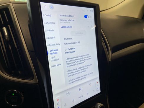 Used 2024 Ford Edge SEL image 31