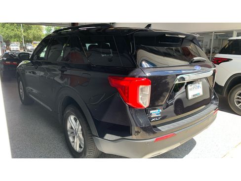 Used 2023 Ford Explorer XLT w/ Equipment Group 202A AWD/4WD image 6