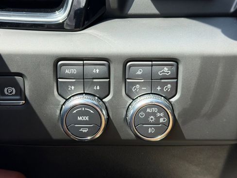 Used 2024 GMC Sierra 2500 Denali Ultimate image 9