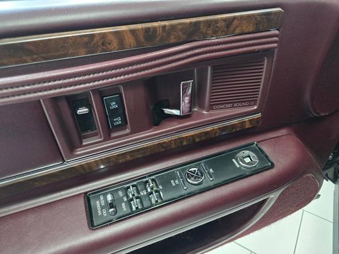 Used 1996 Buick Roadmaster Sedan RWD image 26