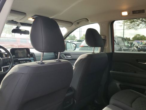 Used 2022 Nissan Pathfinder SV image 13