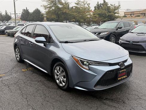 Used 2022 Toyota Corolla LE image 5
