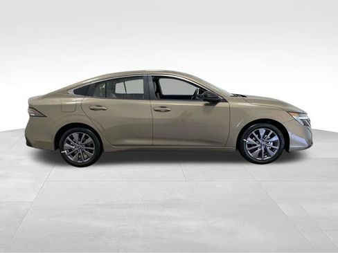 New 2026 Nissan Sentra SL FWD image 2