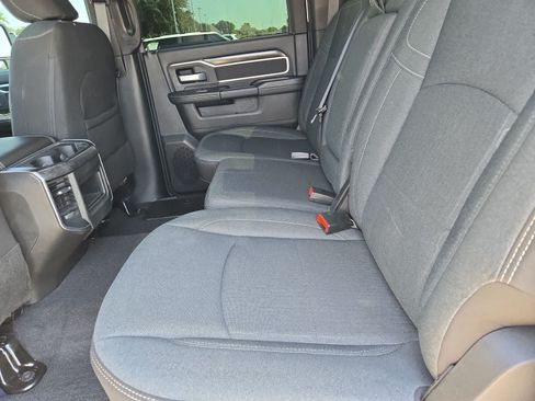 Used 2024 RAM 2500 Big Horn w/ Sport Appearance Package AWD/4WD image 18
