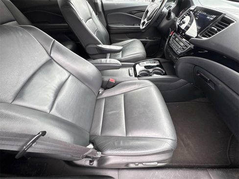 Used 2022 Honda Pilot Touring image 12