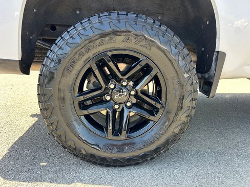 Used 2020 Chevrolet Silverado 1500 LT Trail Boss AWD/4WD image 27