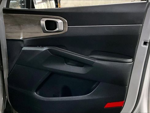 Used 2022 Kia Sorento S image 22