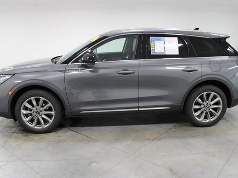 Used 2022 Lincoln Corsair AWD w/ Premium Package image 6