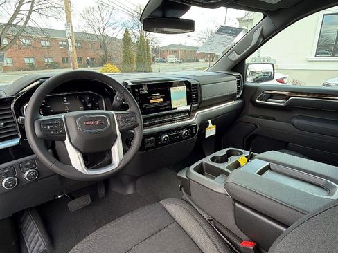 New 2026 GMC Sierra 1500 Elevation image 19