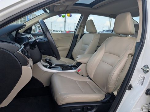 Used 2017 Honda Accord EX-L image 11