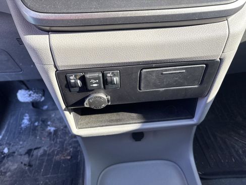 Used 2020 Toyota Sienna XLE image 16