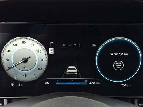 Used 2025 Hyundai Elantra SEL FWD image 22