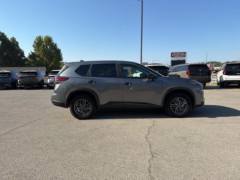 Used 2024 Nissan Rogue S AWD/4WD image 6