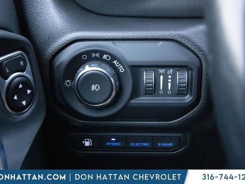 Used 2022 Jeep Wrangler Unlimited Sahara w/ Cold Weather Group AWD/4WD image 13