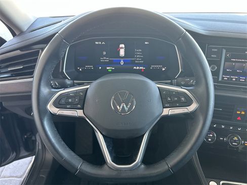 Certified 2024 Volkswagen Jetta SE w/ Panoramic Sunroof Package image 16