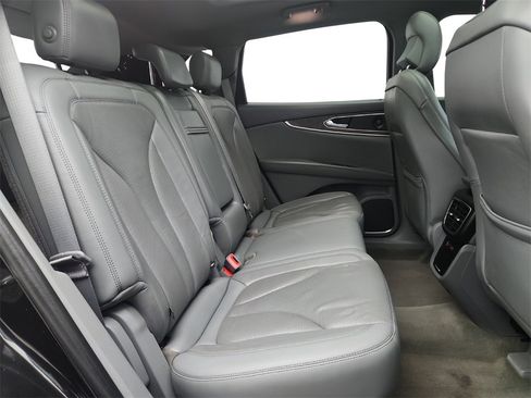 Used 2019 Lincoln Nautilus Reserve image 30