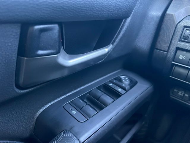 Used 2024 Toyota Tacoma Limited w/ Limited Package (LT) AWD/4WD image 23