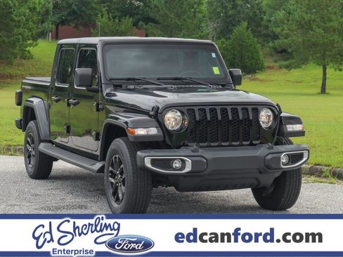 Used 2023 Jeep Gladiator Sport AWD/4WD image 1