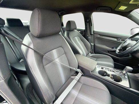 Used 2025 Honda Civic Sport image 25