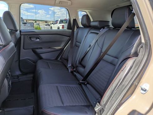 Certified 2025 Nissan Rogue SV AWD/4WD image 14