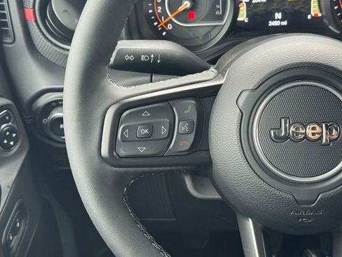 Used 2025 Jeep Wrangler Unlimited Rubicon w/ Steel Bumper Group image 20