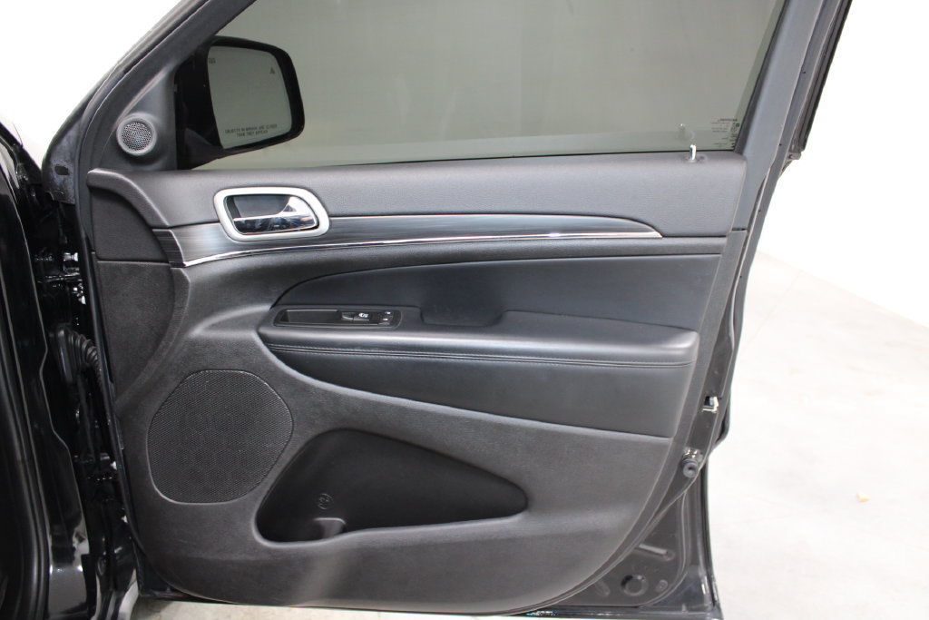 Used 2021 Jeep Grand Cherokee Limited AWD/4WD image 23