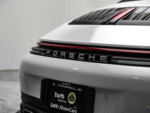 Used 2025 Porsche 911 Carrera RWD image 18