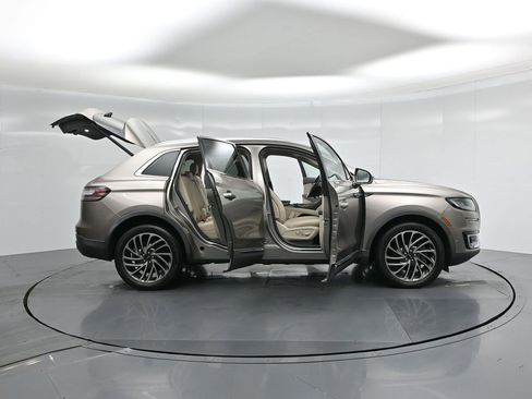 Used 2020 Lincoln Nautilus Reserve image 3