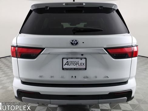 Used 2023 Toyota Sequoia Capstone image 6