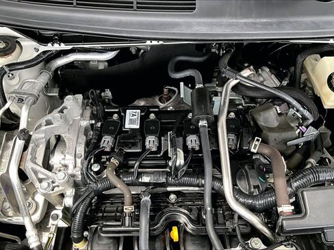 Used 2025 Nissan Kicks SV w/ Charging Package FWD image 33