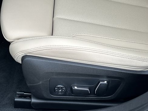 New 2026 BMW 330i Sedan w/ Convenience Package RWD image 27