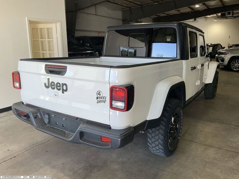 Used 2021 Jeep Gladiator Willys image 5