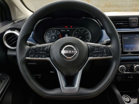 Used 2025 Nissan Versa SV image 17