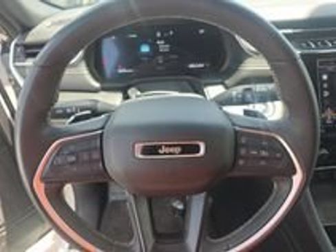 Used 2024 Jeep Grand Cherokee Altitude AWD/4WD image 24