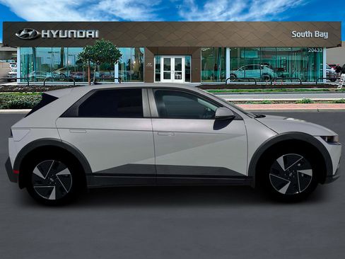 New 2026 Hyundai Ioniq 5 SEL image 9