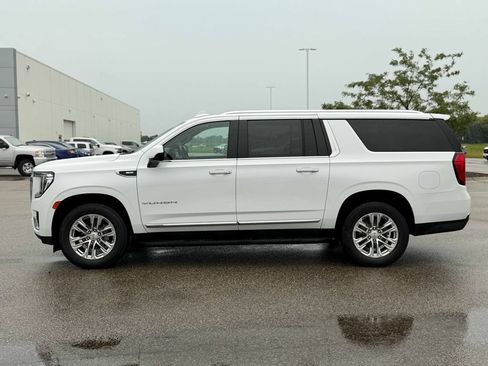Used 2021 GMC Yukon XL SLT AWD/4WD image 10