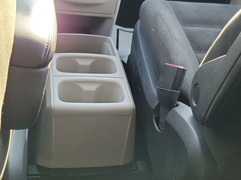 Used 2015 Dodge Grand Caravan SE w/ Quick Order Package 29E SE FWD image 13