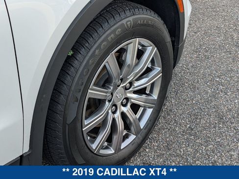 Used 2019 Cadillac XT4 Premium Luxury FWD image 13