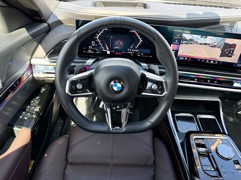 Used 2025 BMW 740i RWD image 17
