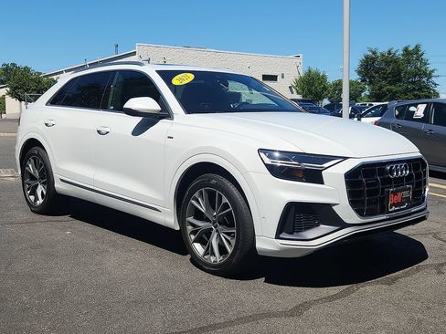 Used 2021 Audi Q8 Premium Plus w/ Premium Plus Package AWD/4WD image 2