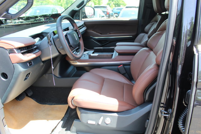 Used 2026 Lincoln Navigator Reserve AWD/4WD image 12
