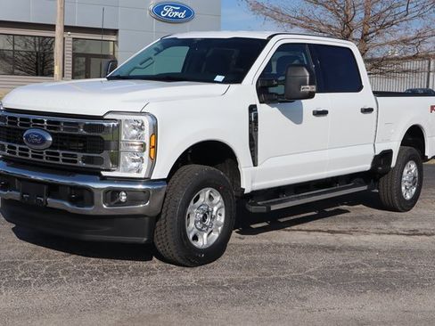 New 2026 Ford F350 XLT w/ FX4 Off-Road Package image 2