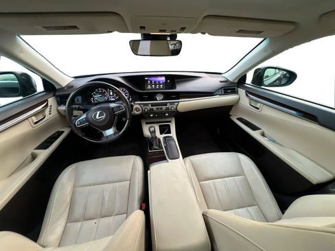 Used 2017 Lexus ES 350 w/ Luxury Package FWD image 23