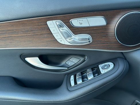 Used 2021 Mercedes-Benz GLC 300 4MATIC image 12