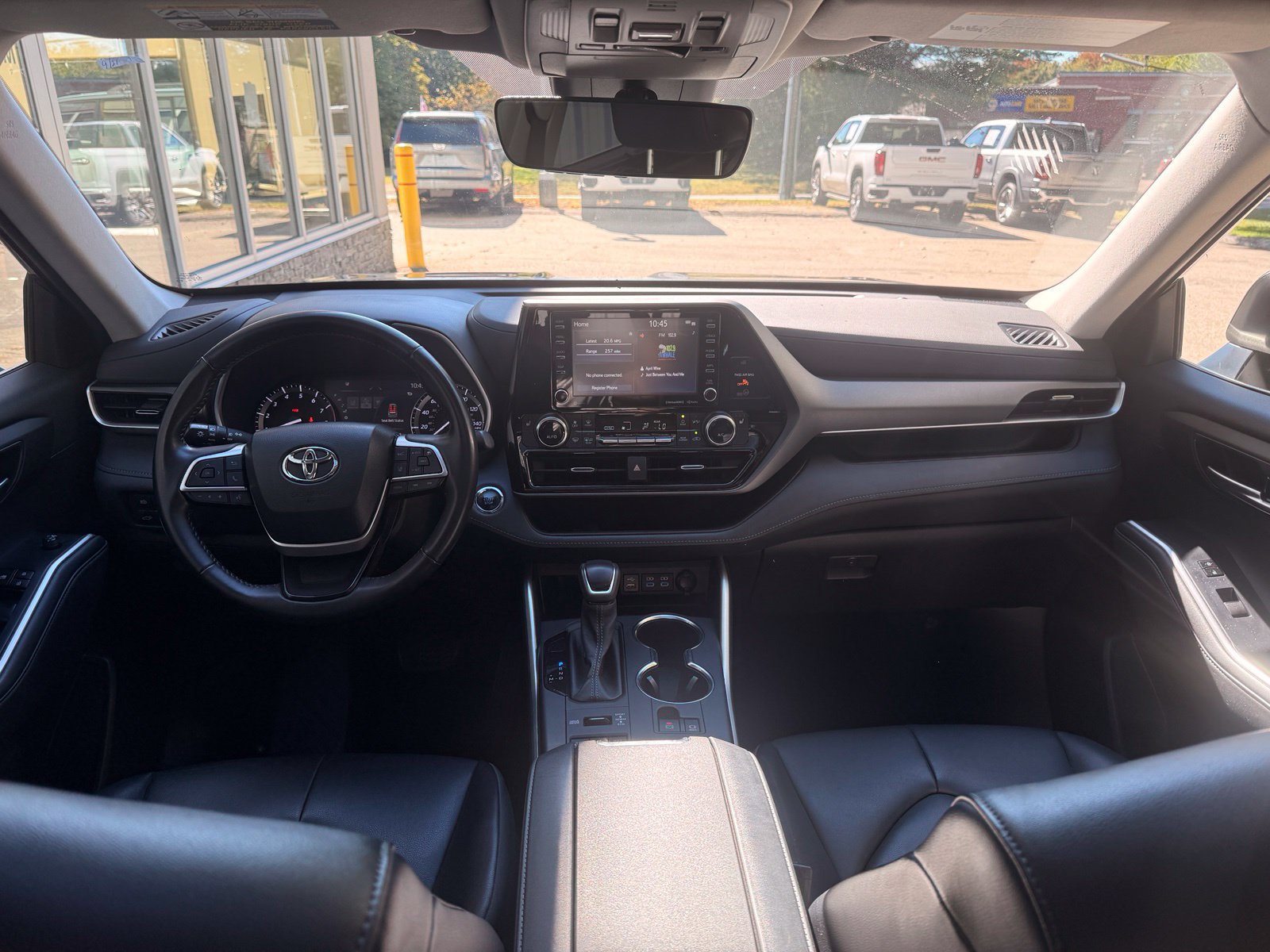 Used 2022 Toyota Highlander XLE AWD/4WD image 13